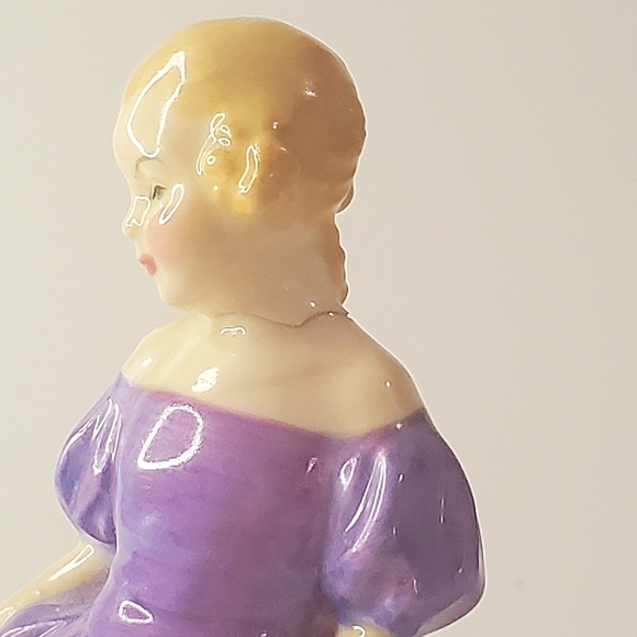 ROYAL DOULTON "Marie" HN 1370 RK Porcelain Figurine Vintage Circa 1940's - Picture 8 of 11